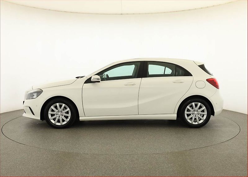 Mercedes-Benz Třídy A (2016) A 180 d, Automat, Kůže - fotka 3 z 20