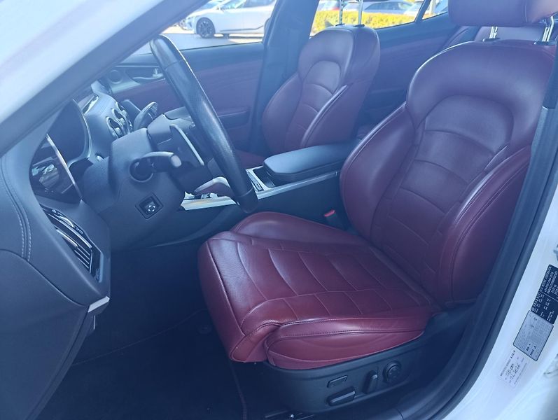 Kia Stinger (2021) 3.3. 269KW čr 1. Majitel - fotka 13 z 15