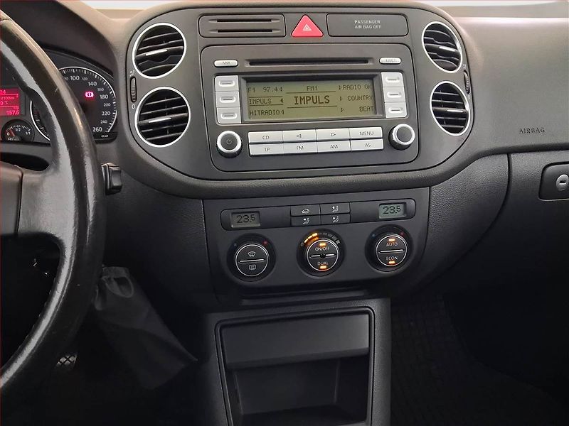 Volkswagen Golf Plus (2007) 1.6, rezervace - fotka 12 z 17