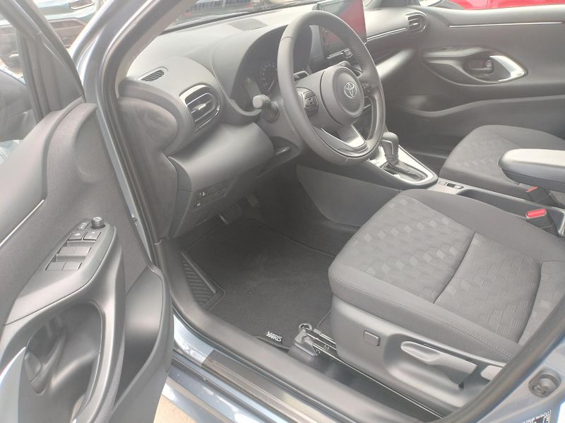 Toyota Yaris (2026) 1.5 HEV Comfort Fleet - fotka 5 z 11