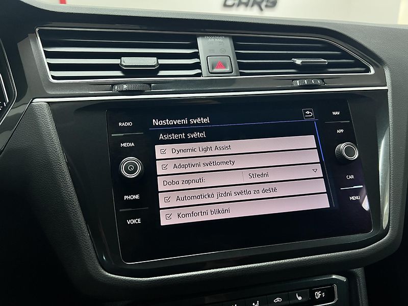 Volkswagen Tiguan IQ.DRIVE, 2.0 TSI 140 kW, 4x4 - fotka 30 z 44