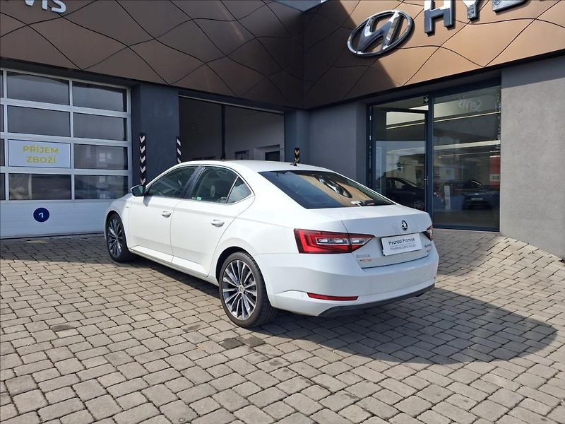 Škoda Superb 2,0 TDI DSG 4x4 L&K Pano - fotka 21 z 22