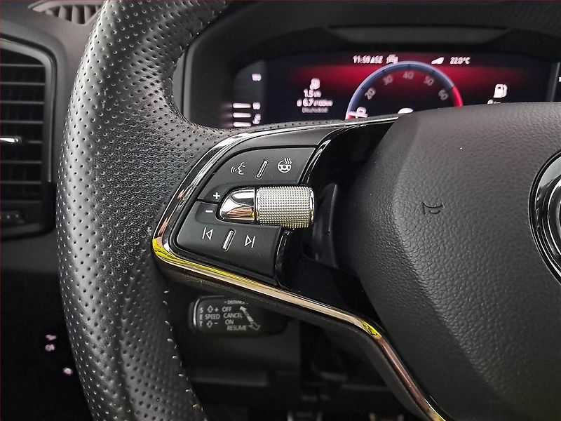 Škoda Karoq (2022) Sportline 1.5 TSI - fotka 16 z 19
