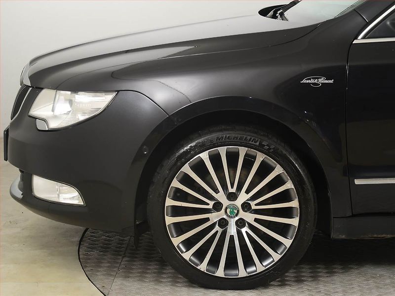 Škoda Superb (2012) Laurin&Klement 2.0 TDI, Xenony - fotka 14 z 21