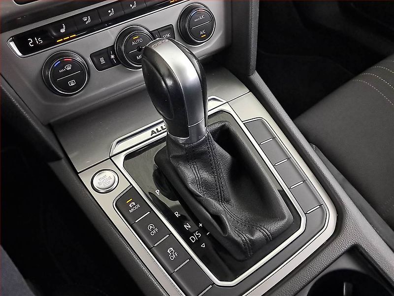 Volkswagen Passat (2016) 2.0 BiTDI, 4X4, Automat - fotka 13 z 22