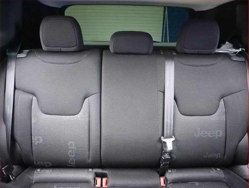 Jeep Renegade (2017) 2.0 MultiJet, 4X4, Serv.kniha - fotka 10 z 17