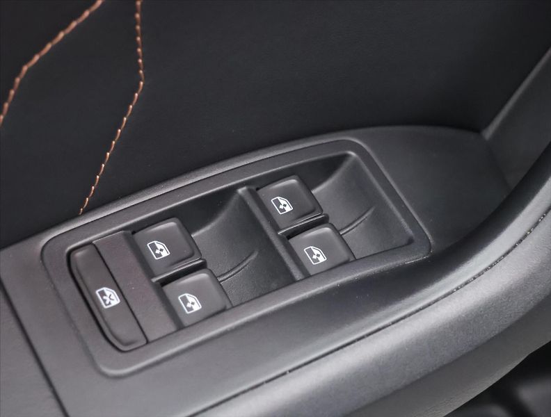 Cupra Ateca 2,0 TSI VZ 221kW 4Drive DPH - fotka 15 z 31