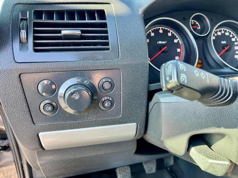 Opel Zafira (2010) 1.8i 103 kW 7 míst,Klima,Stav - fotka 18 z 19