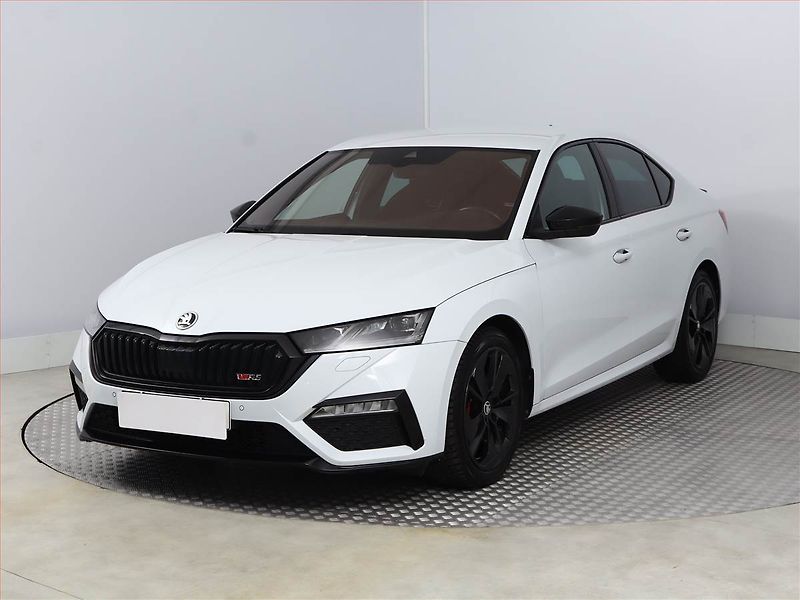 Škoda Octavia (2024) RS 2.0 TDI 4x4 - fotka 2 z 19