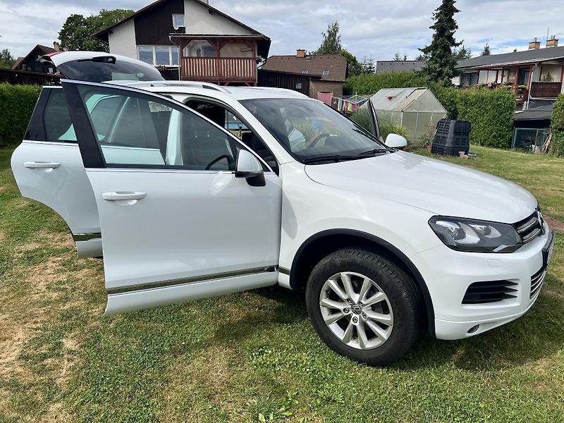 Volkswagen Touareg 3.0TDI 180KW,TZ,KůŽE,ROZVODY!! - fotka 31 z 52