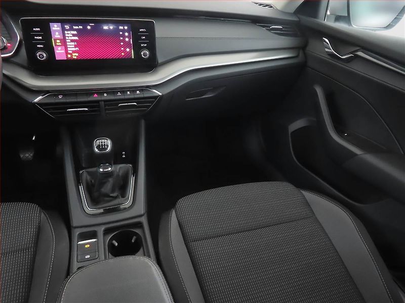 Škoda Octavia (2023) Ambition 2.0 TDI, ČR,1.maj - fotka 8 z 15