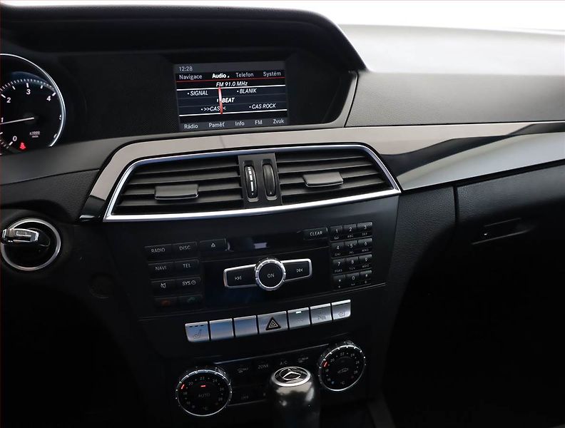 Mercedes-Benz Třídy C (2013) C 200 CDI, Automat, Navi - fotka 10 z 16