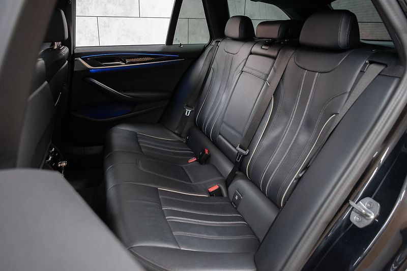BMW Řada 5 530d xD TAŽNÉ*N.TOPENÍ*ČR 1.M* - fotka 12 z 51