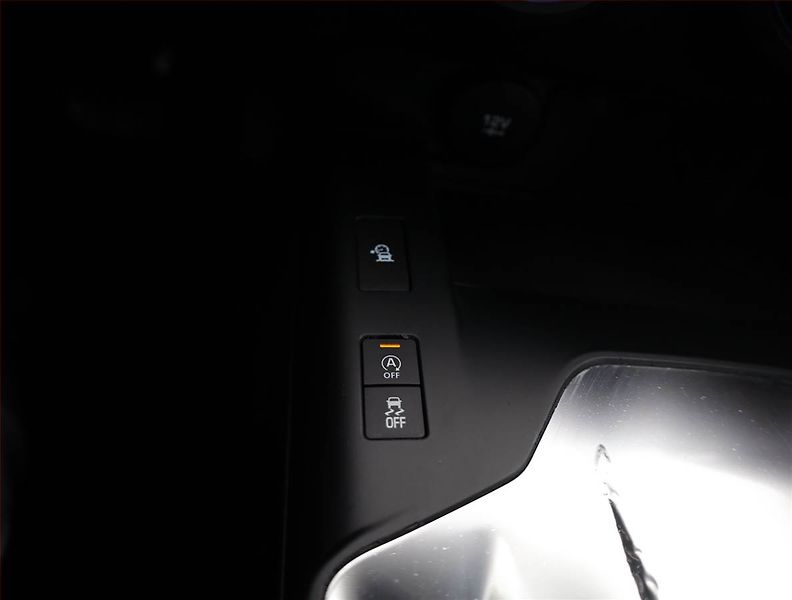 Jaguar E-Pace (2021) D150 AWD - fotka 18 z 20
