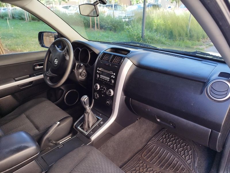 Suzuki Grand Vitara (2007) - fotka 8 z 26