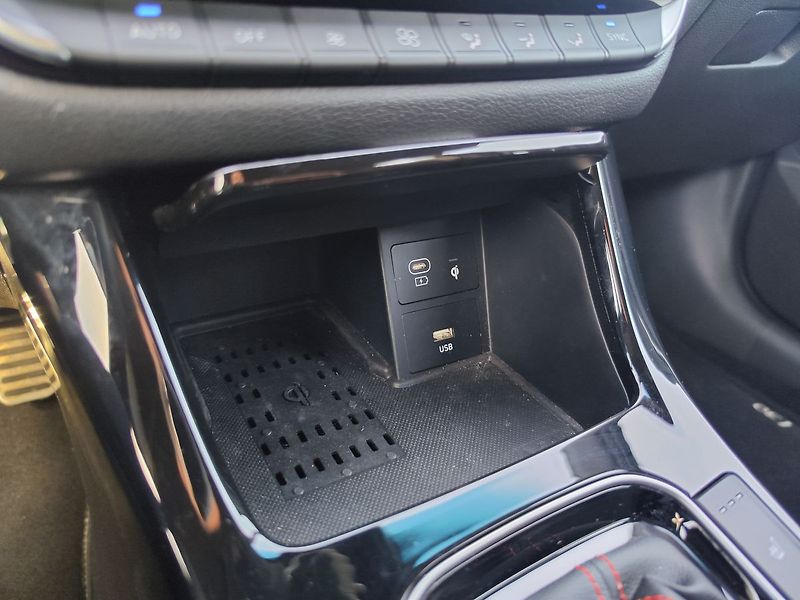 Hyundai i30 1.5 T-GDI/103kW N-Line DCT - fotka 23 z 36