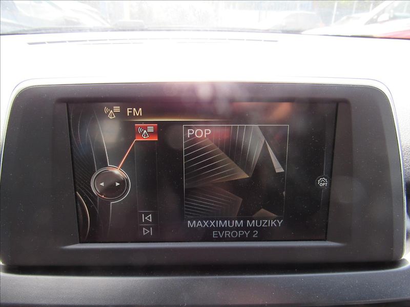 BMW Řada 2 2,0 d 218 Gran Tourer 110 KW - fotka 16 z 36
