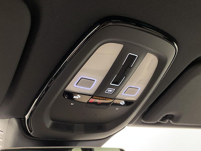 Volvo XC60 T8 AWD RECHARGE ULTRA BRIGHT - fotka 30 z 67