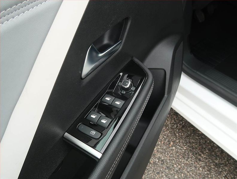 Opel Astra (2022) Elegance 1.2 Turbo, Serv.kniha - fotka 16 z 18