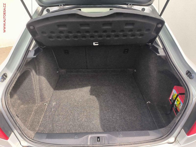 Škoda Octavia (2013) 1.6.TDI, ČR, AC, park.asist - fotka 7 z 15