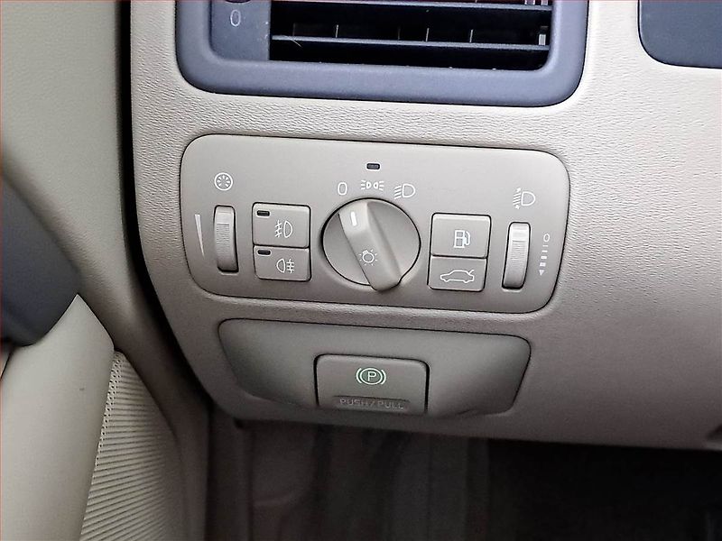 Volvo V70 (2009) 2.4 D, Automat, po STK - fotka 16 z 17