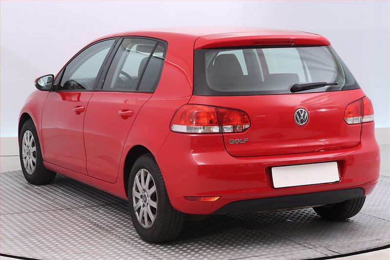Volkswagen Golf (2009) 1.4 16V, Navi, Park. senzory - fotka 4 z 13