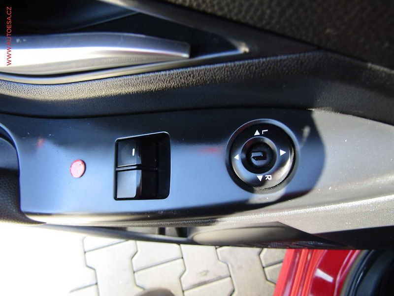 Hyundai ix20 (2013) 1.4 CVVT, ČR, servis.kniha - fotka 11 z 19