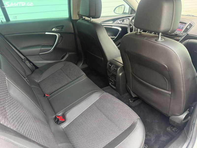 Opel Insignia (2015) 2.0CDTi, 120kw Původ ČR 4x4 - fotka 11 z 22