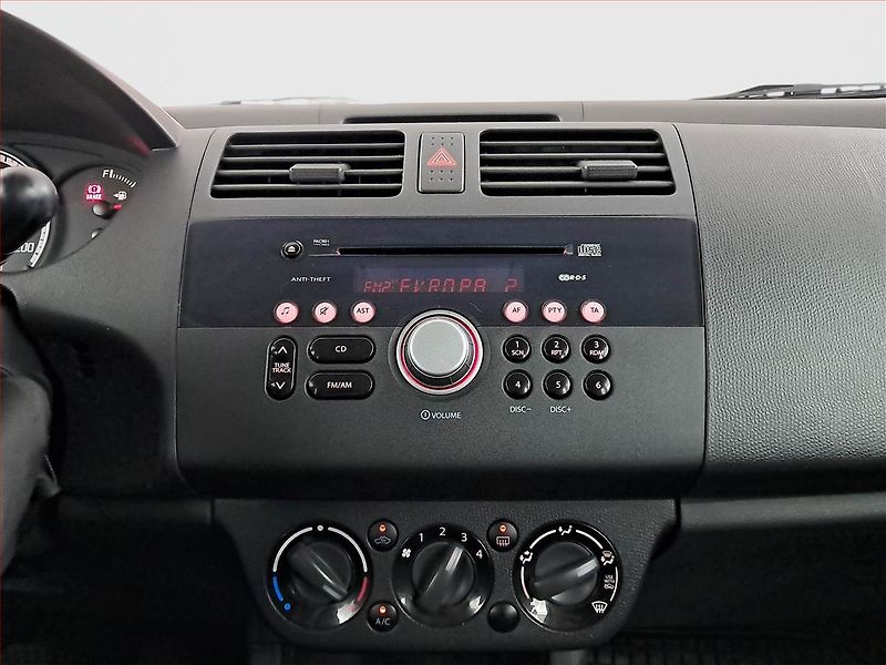 Suzuki Swift (2008) 1.3, ČR,1.maj - fotka 12 z 15