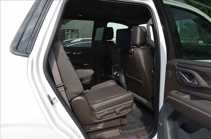 GMC Yukon (2022) DENALI XL 6,2V8 - fotka 16 z 18
