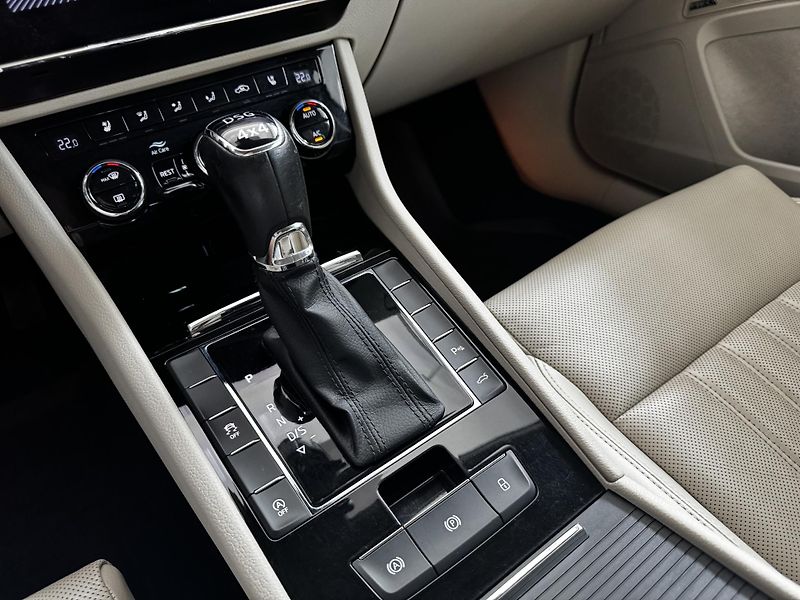 Škoda Superb (2018) Style 2.0 TDI 140 KW 4x4 -CZ- - fotka 14 z 27