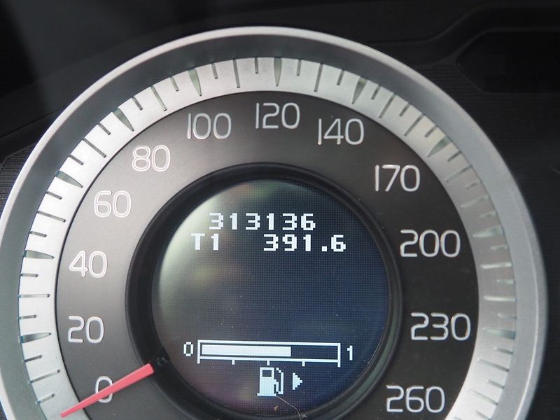 Volvo V60 (2010) 2.0D 120 kW, Automat - fotka 26 z 34
