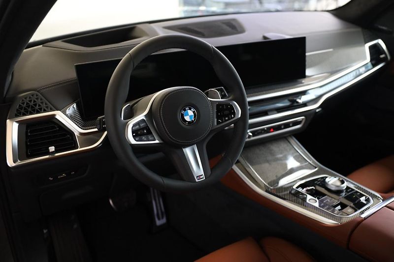 BMW X5 xDrive40d - fotka 2 z 18