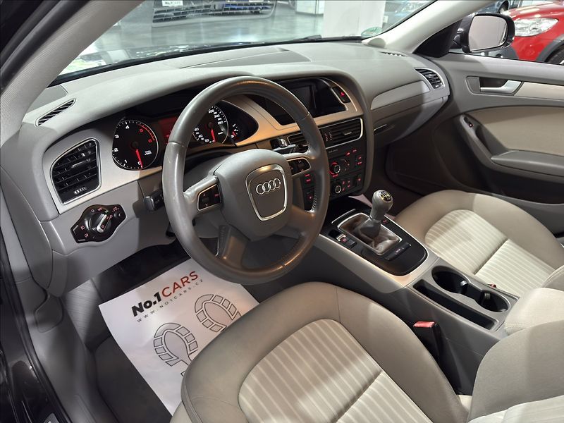Audi A4 2,0   TDI B8 1.MAJITEL BI-XEN - fotka 8 z 43