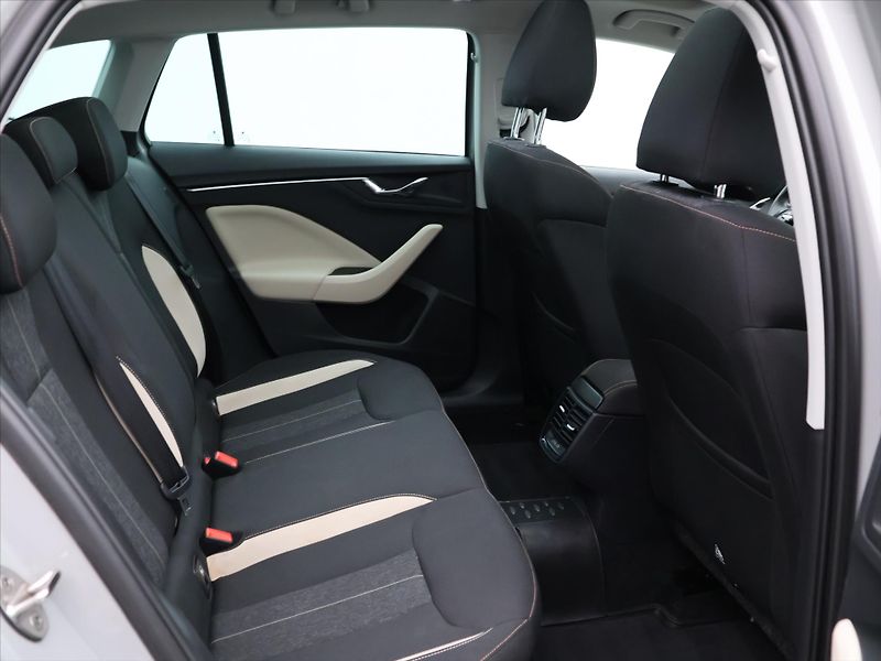 Škoda Scala 1,0 TSI 81KW Style CZ Panorama - fotka 12 z 28