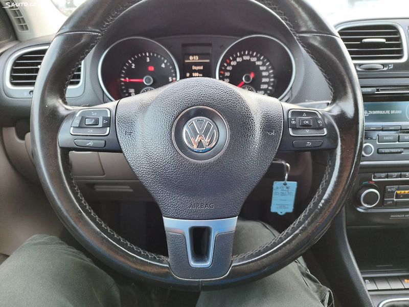 Volkswagen Golf (2011) - fotka 21 z 31