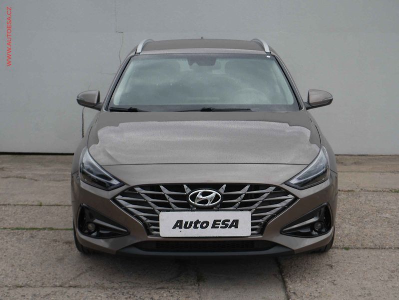 Hyundai i30 (2022) 1.5T-GDi, 2.maj,ČR, servis - fotka 2 z 16