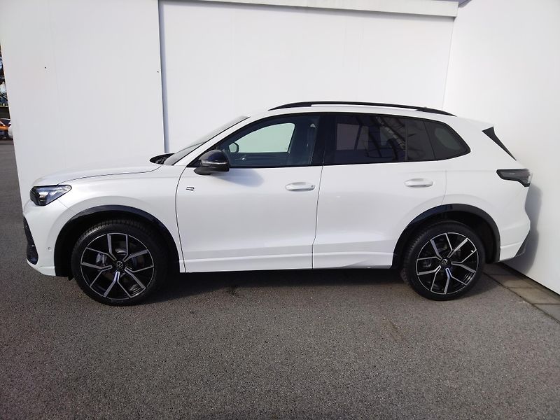 Volkswagen Tiguan R-Line 2,0 TSI 150 kW 4MOT - fotka 3 z 27