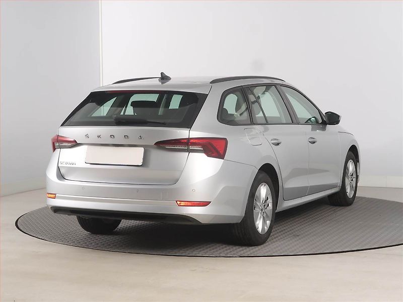 Škoda Octavia (2023) Ambition 2.0 TDI, ČR,1.maj - fotka 5 z 17