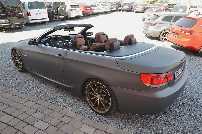 BMW Řada 3 (2009) 325i 155kW E93 Cabrio / manuál - fotka 8 z 28