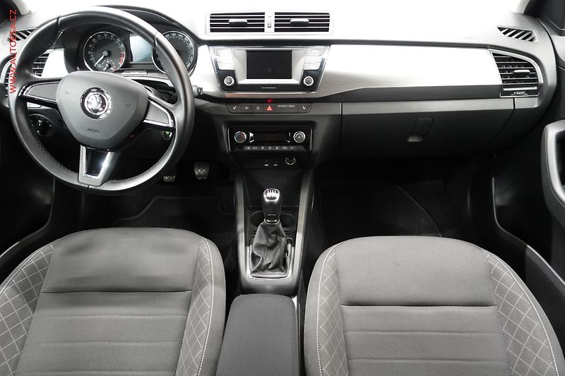Škoda Fabia (2017) 1.4 TDi, 2.maj,ČR, Style - fotka 8 z 23