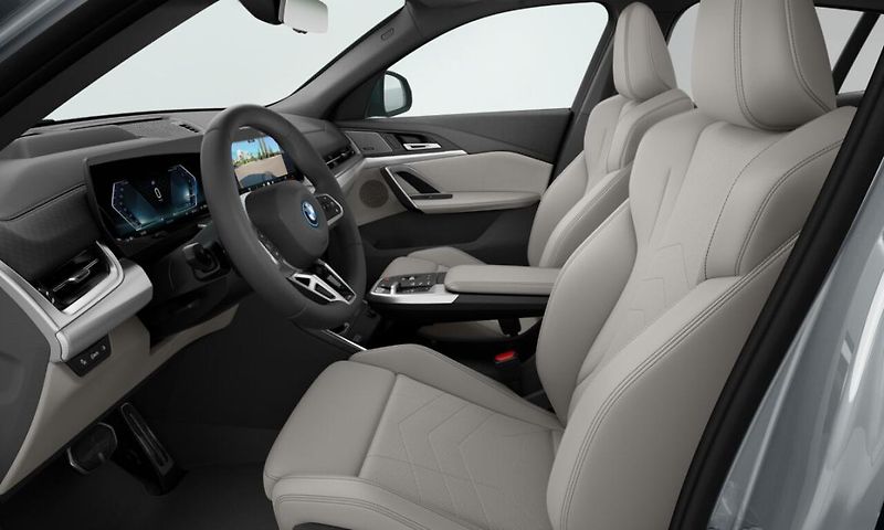 BMW iX2 xDrive30 - fotka 4 z 4