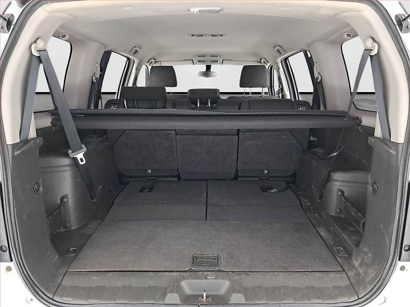 Nissan Pathfinder (2010) 2.5 dCi, 4X4, 7 míst - fotka 13 z 17