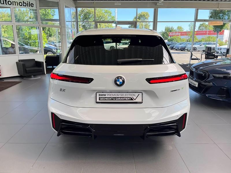 BMW iX xDrive45 M-Sport Komfort HuD - fotka 5 z 17