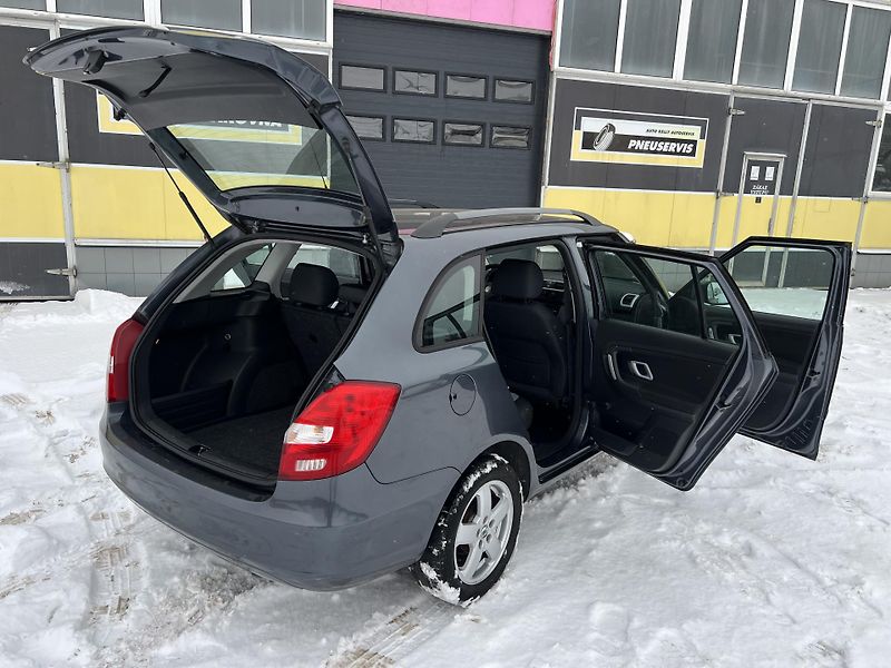 Škoda Fabia 1.4MPI 63KW,KLIMA,ALU,TEMPOMAT - fotka 28 z 38