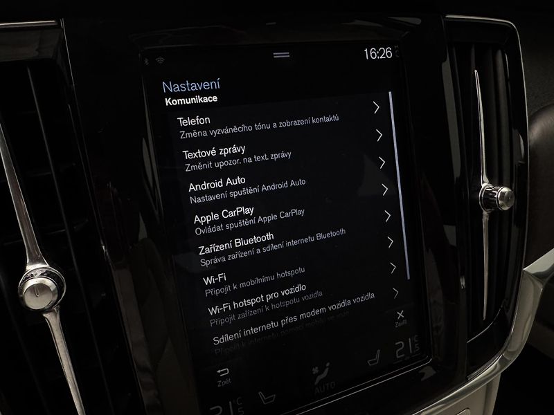 Volvo V90 CC D4 AWD MOMENTUM AUT - fotka 37 z 46