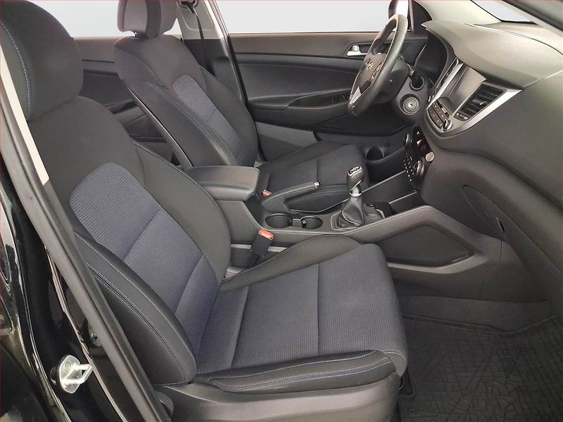 Hyundai Tucson (2016) Trikolor 1.7 CRDi, Serv.kniha - fotka 9 z 22