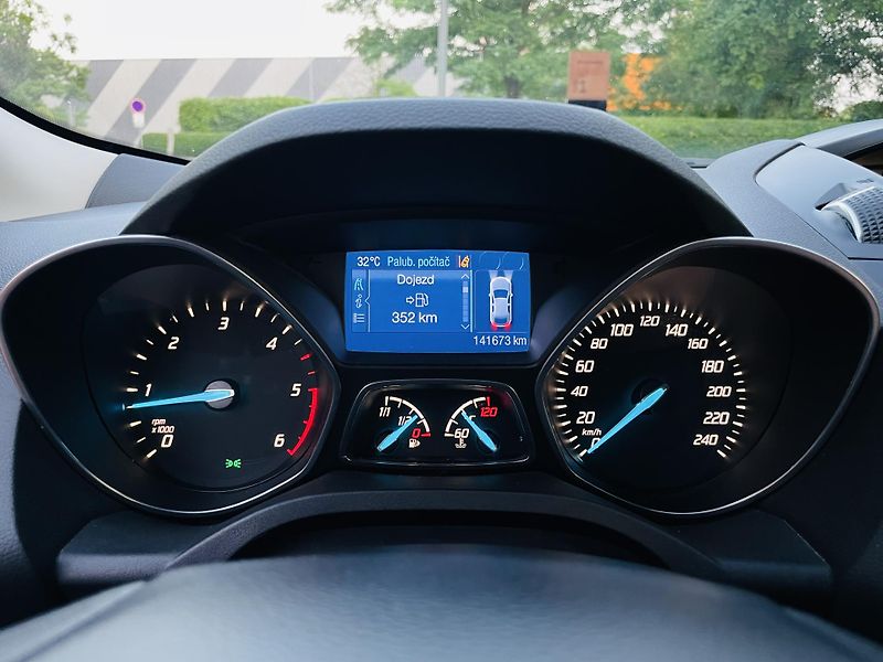 Ford Kuga 2.0TDCi MANUÁL SERVISKA TAŽNÉ  - fotka 46 z 51