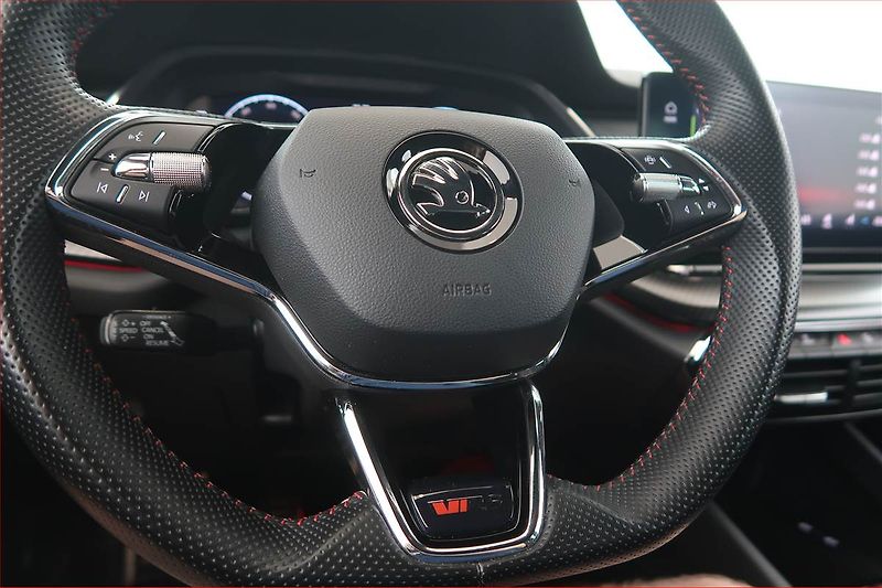 Škoda Octavia (2021) RS 2.0 TSI - fotka 16 z 20