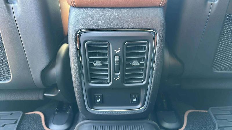 Jeep Grand Cherokee Overland Summit 3,0 CRD 177kW - fotka 24 z 34